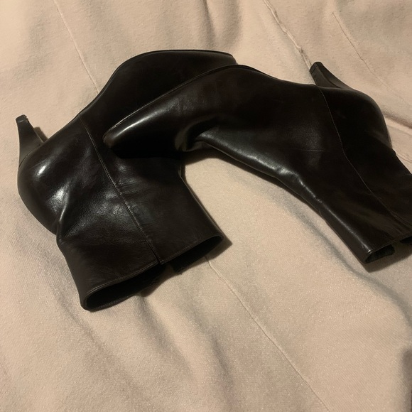 Stuart Weitzman Short Boots - Picture 8 of 13